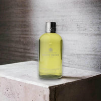 Molton Brown Kardamom & Zedernholz Duschgel