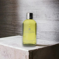 Molton Brown Kardamom & Zedernholz Duschgel