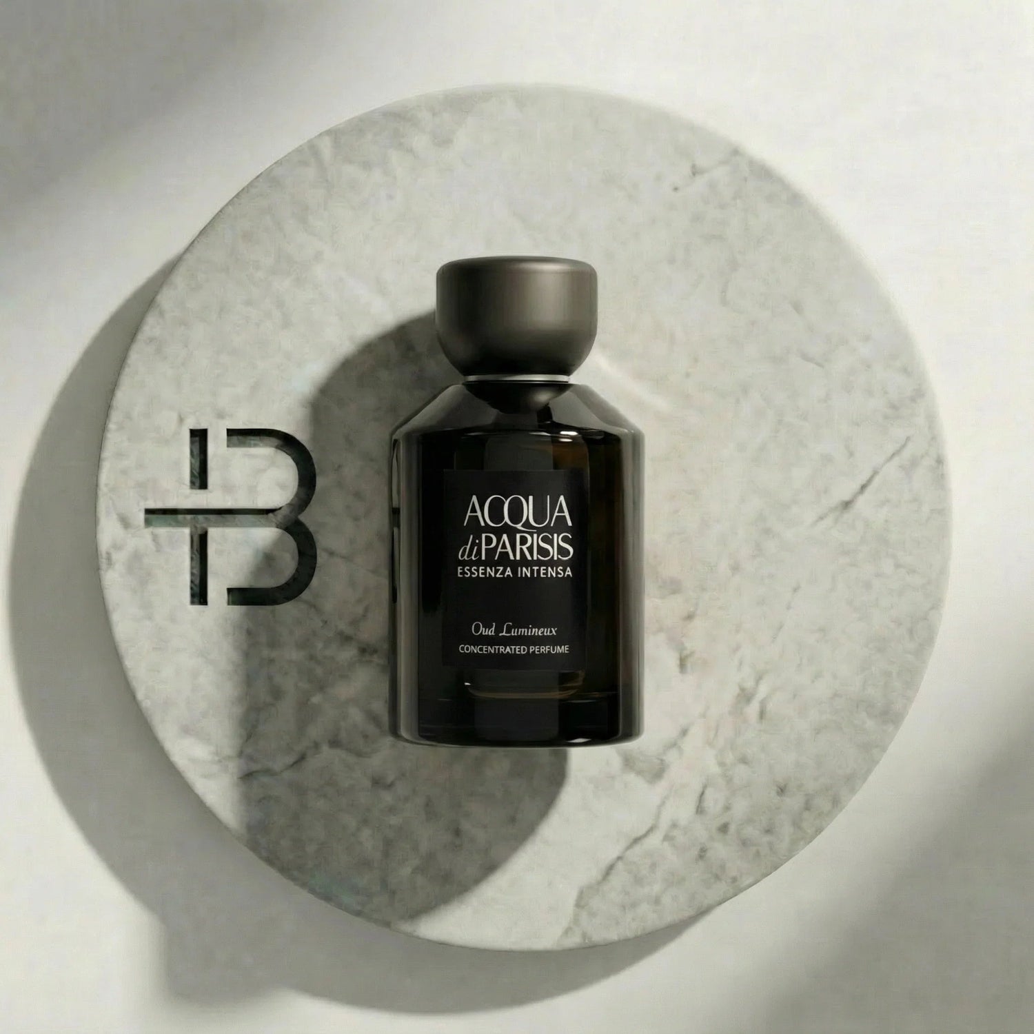 Reyane Tradition Acqua di Parisis Essenza Intensa Oud Lumineux Eau de Parfum
